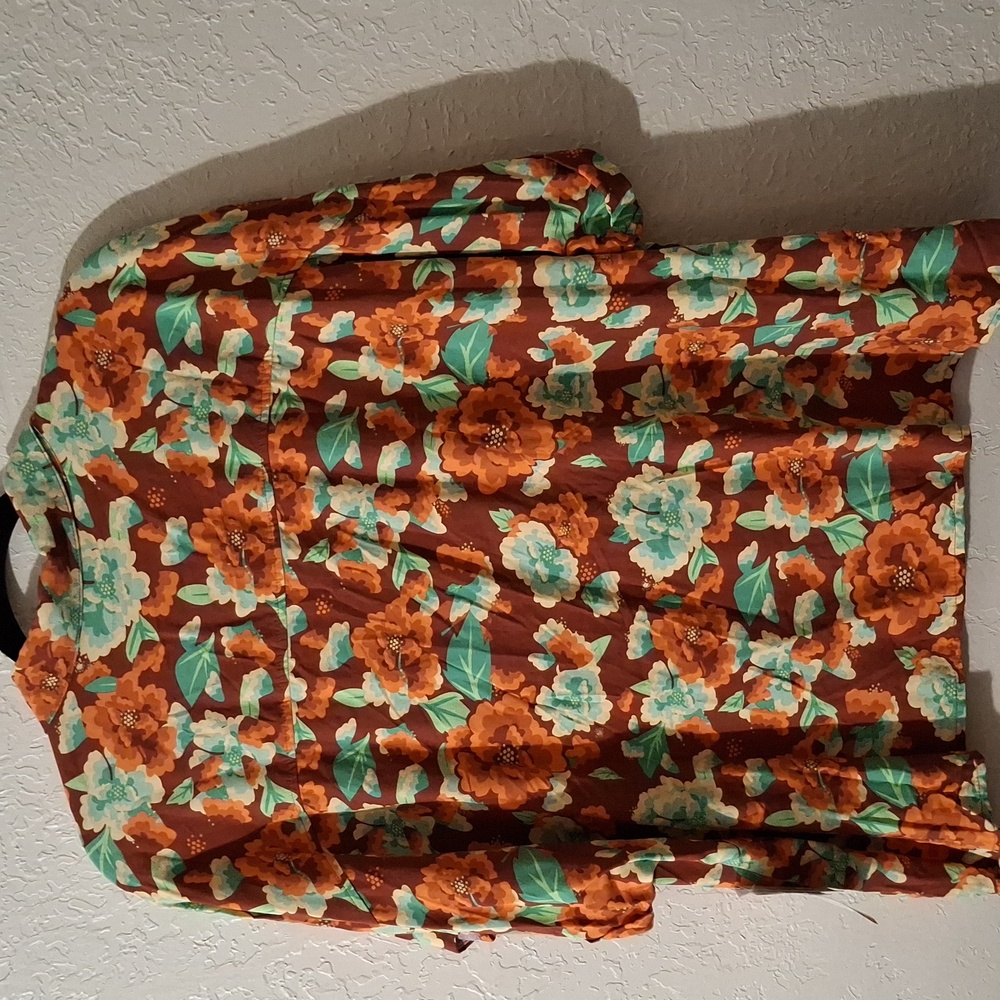 NWT Lulaoe size large button down top - Picture 5 of 5
